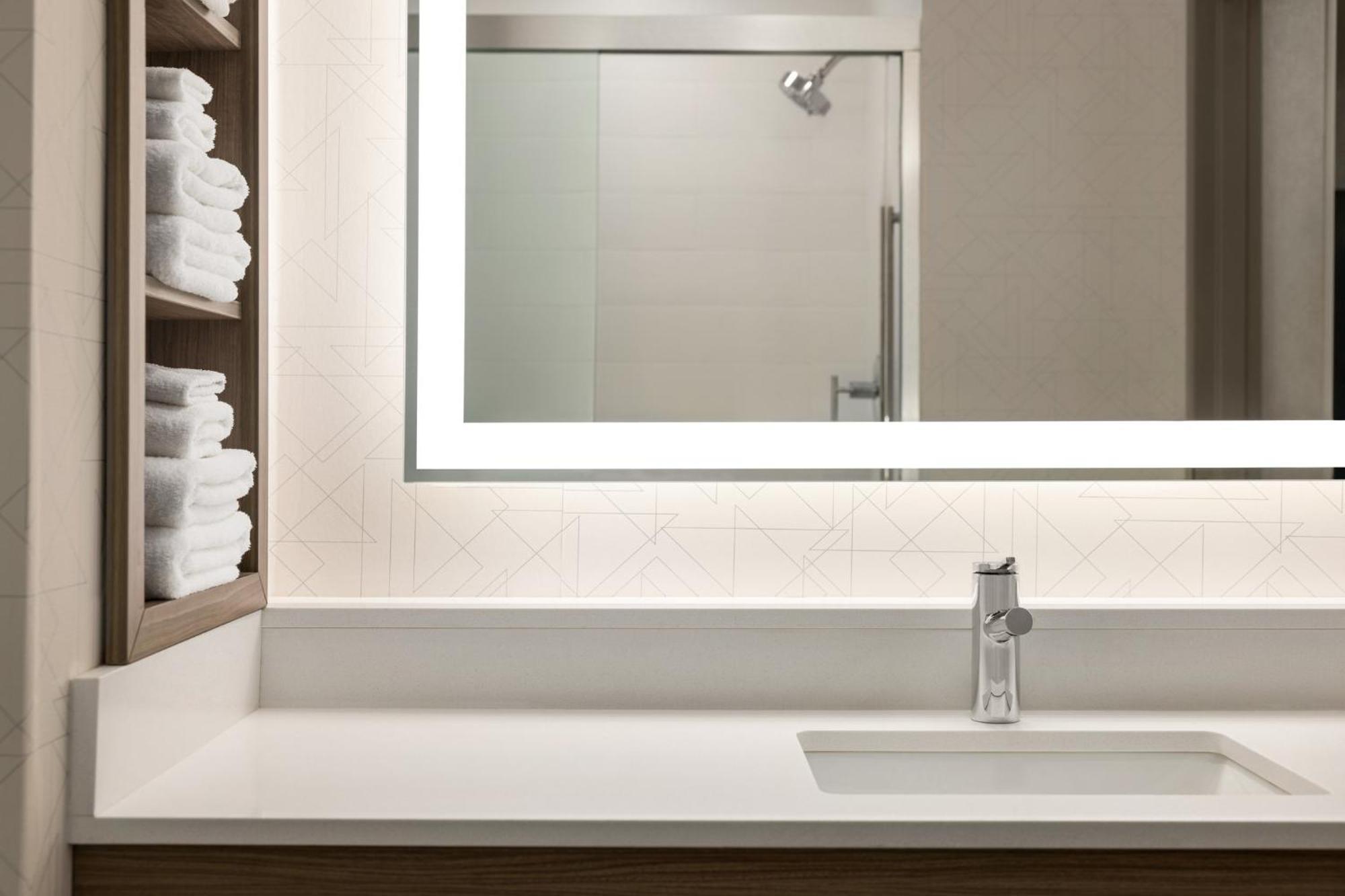 Holiday Inn Express Syracuse Airport By Ihg North Syracuse Exteriör bild
